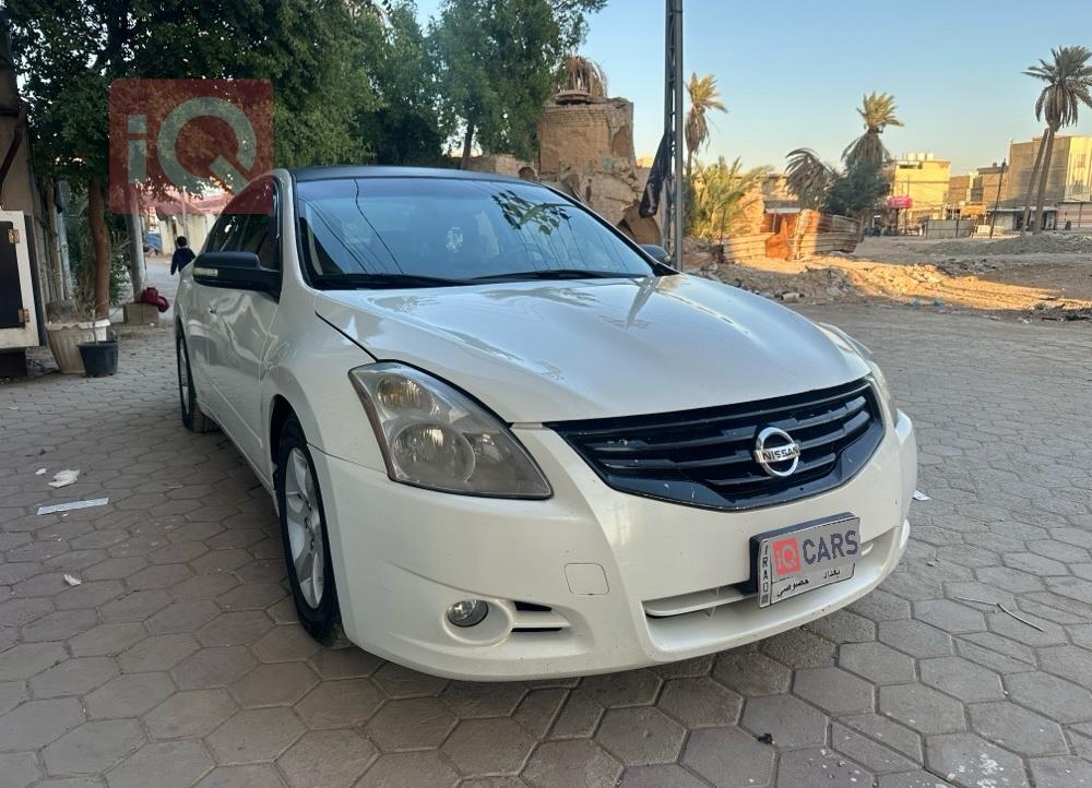 نيسان ألتيما